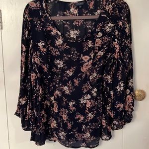 Lucky Brand Navy Floral Print Ladies Top Preowned Size L